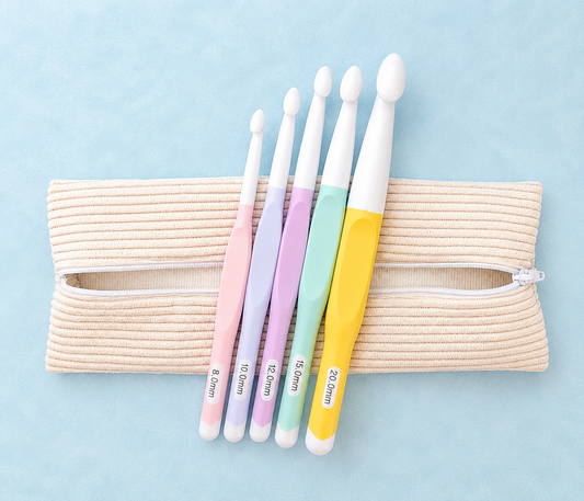 Set de 5 crochets ergonomiques pastel avec étui zippé